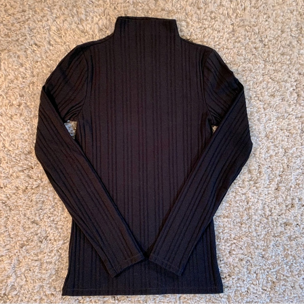 Wilfred Black Long Sleeved Ribbed Shirt Women’s Size Medium